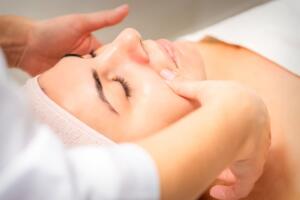 lymphatic face massage