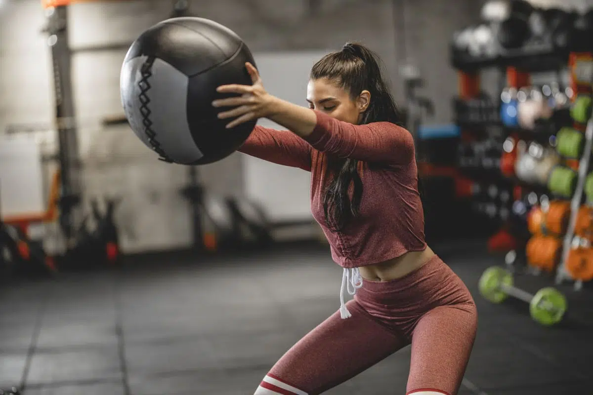 Front-loaded squat
