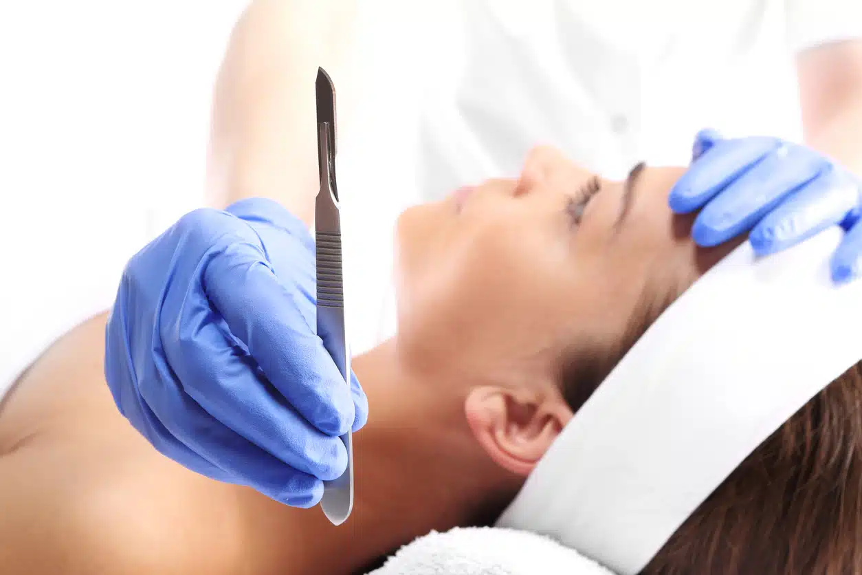 Dermaplaning scalpel