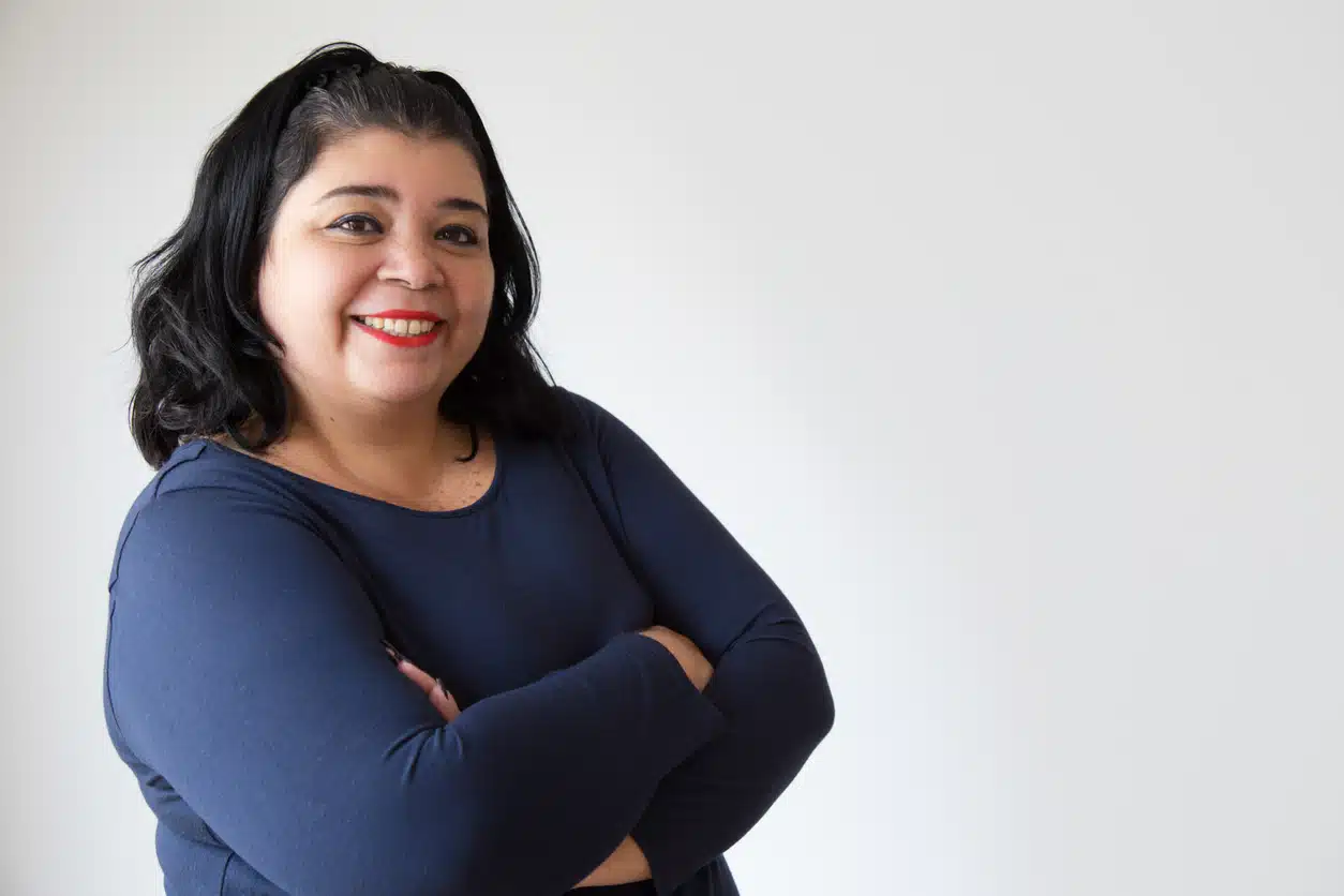 Overweight woman with a lob haircut