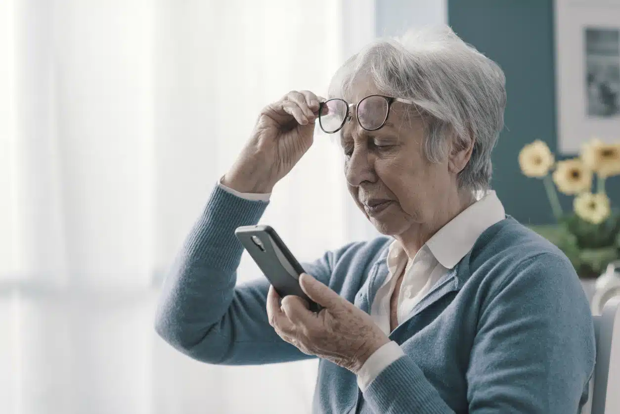 Symptoms of Macular Degeneration