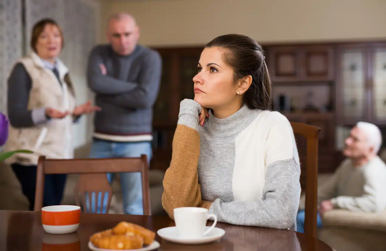 Woman ignoring her in-laws