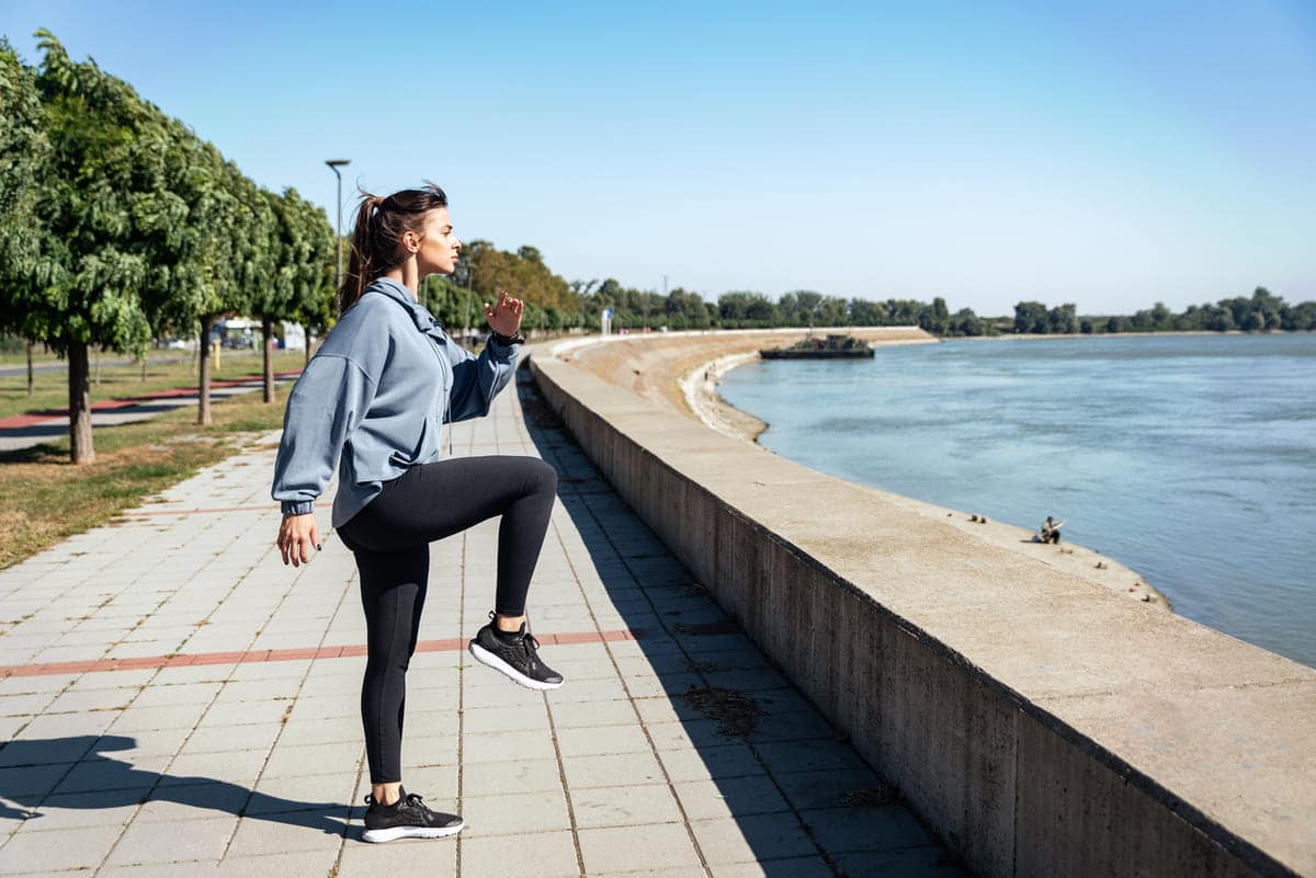 High knees metabolism-boosting exercises