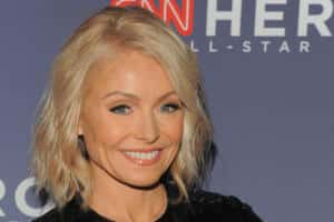 Kelly Ripa Bob r Wavy Lob Haircut