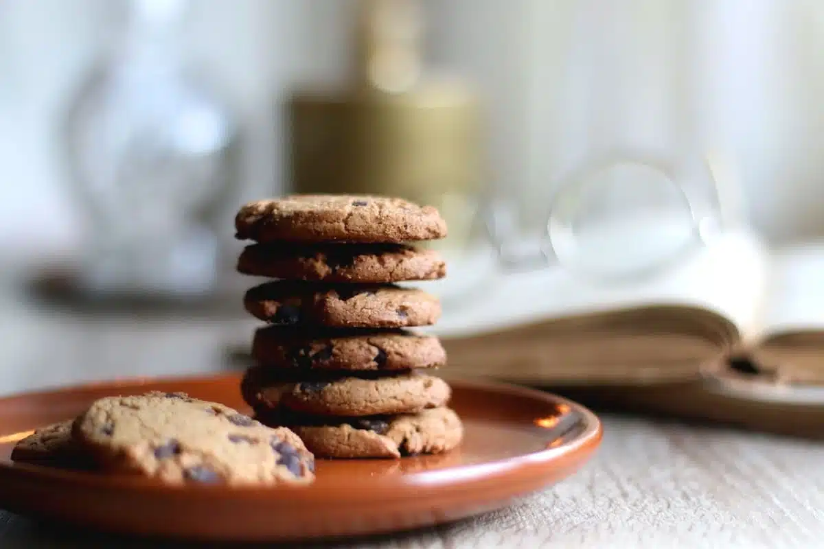 bring hygge to your holidays with cookies and a book