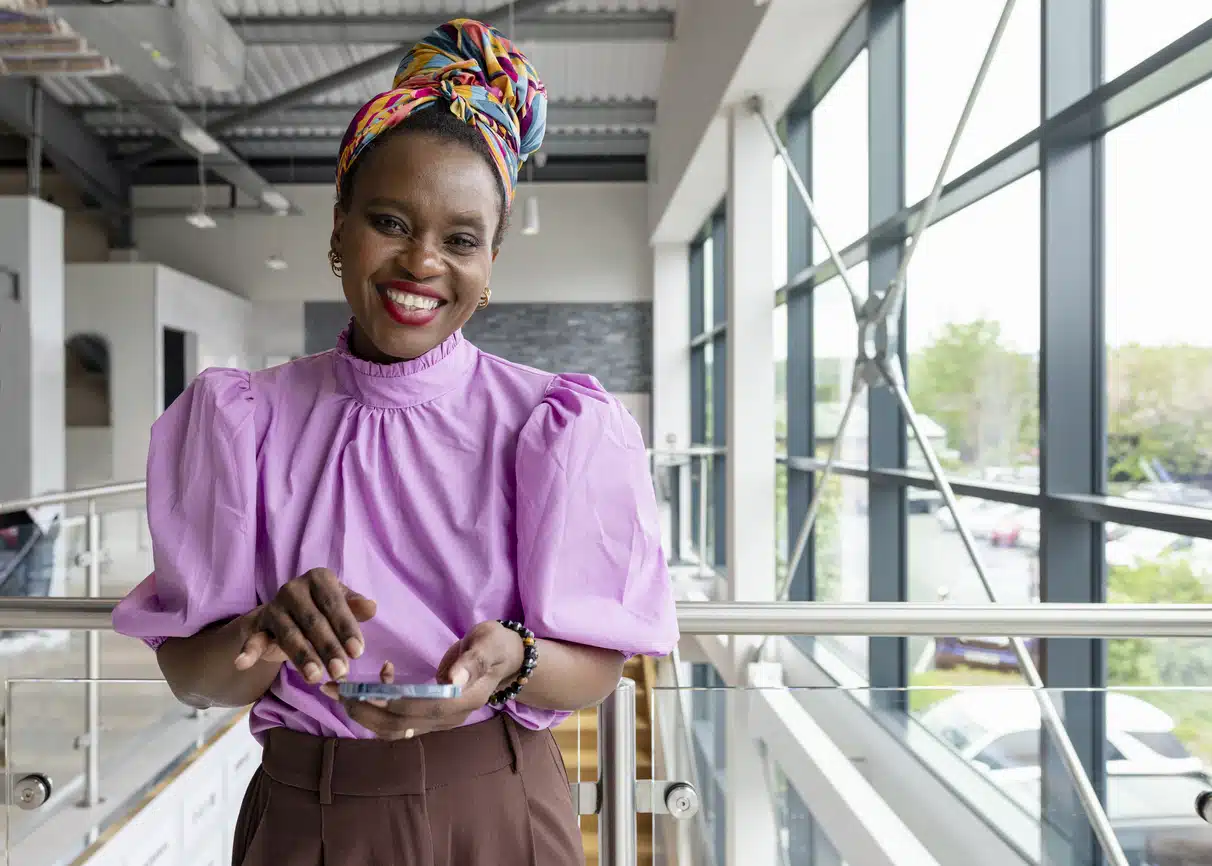 stylish woman wearing colorful outfit
