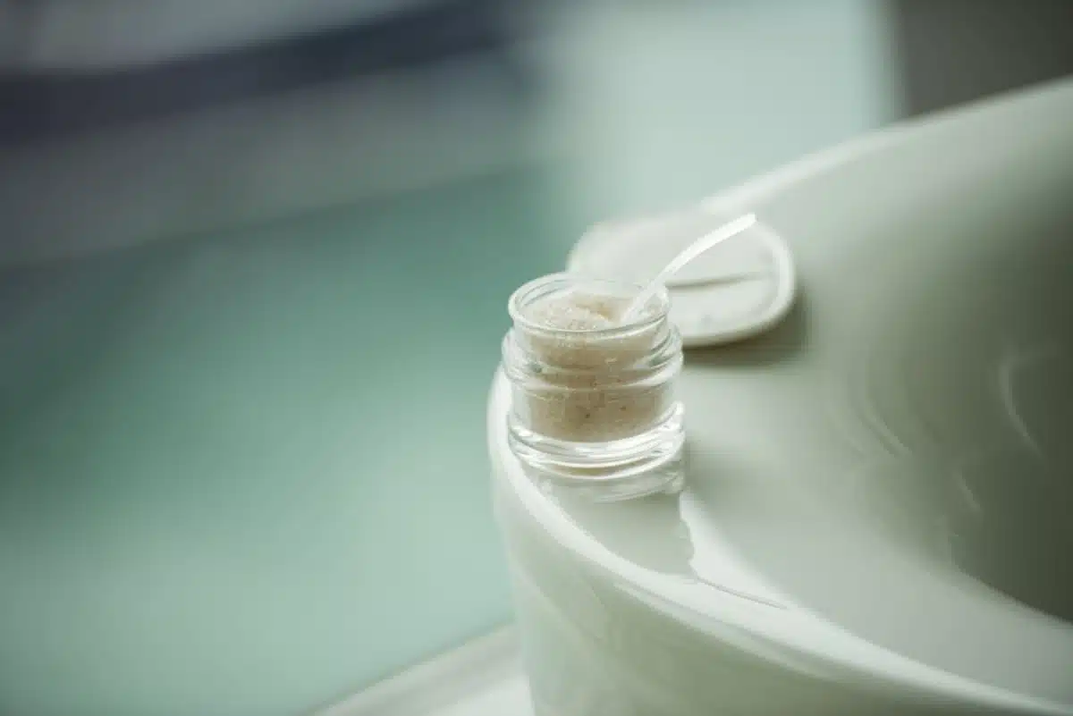 detox salt bath