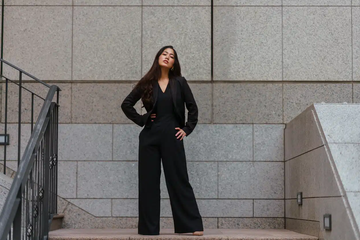 A portrait of a fashionable businesswoman.
