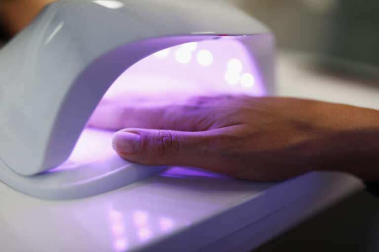 Is UV Light for Nails Safe? Dermatologists Weigh In on New Cancer Study |  Teen Vogue