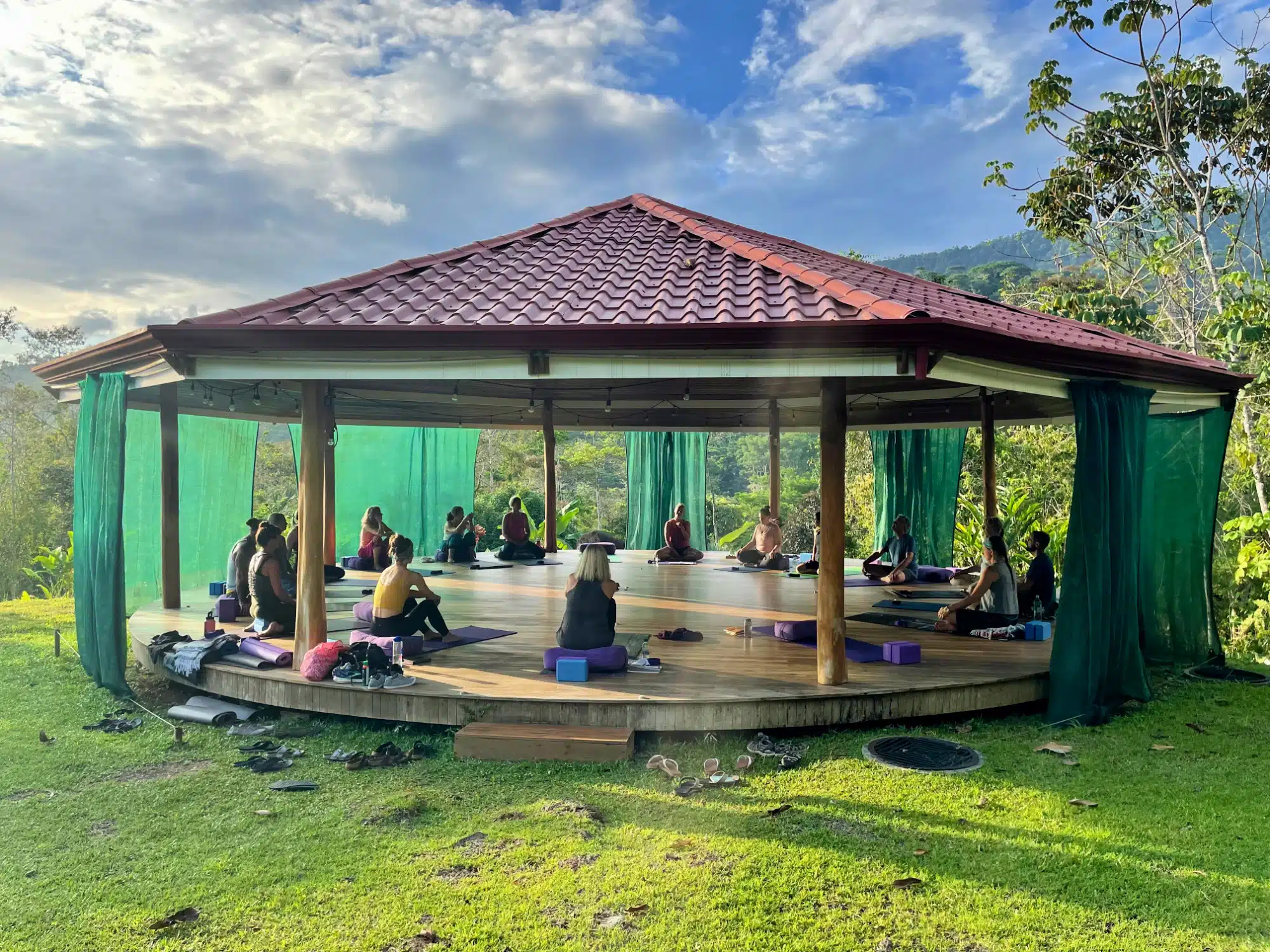 costa-rica-yoga-retreat-april-2023-photo jalaBlu-1