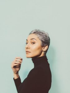 gray haircut feature