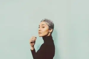 gray haircut feature