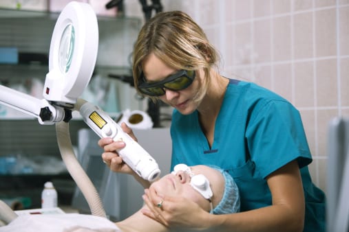 Woman-undergoing-laser-skin-treatment