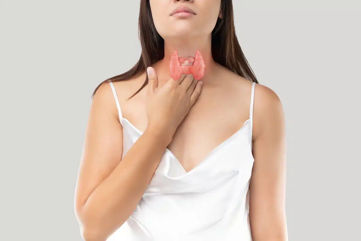 Woman (thyroid gland image)