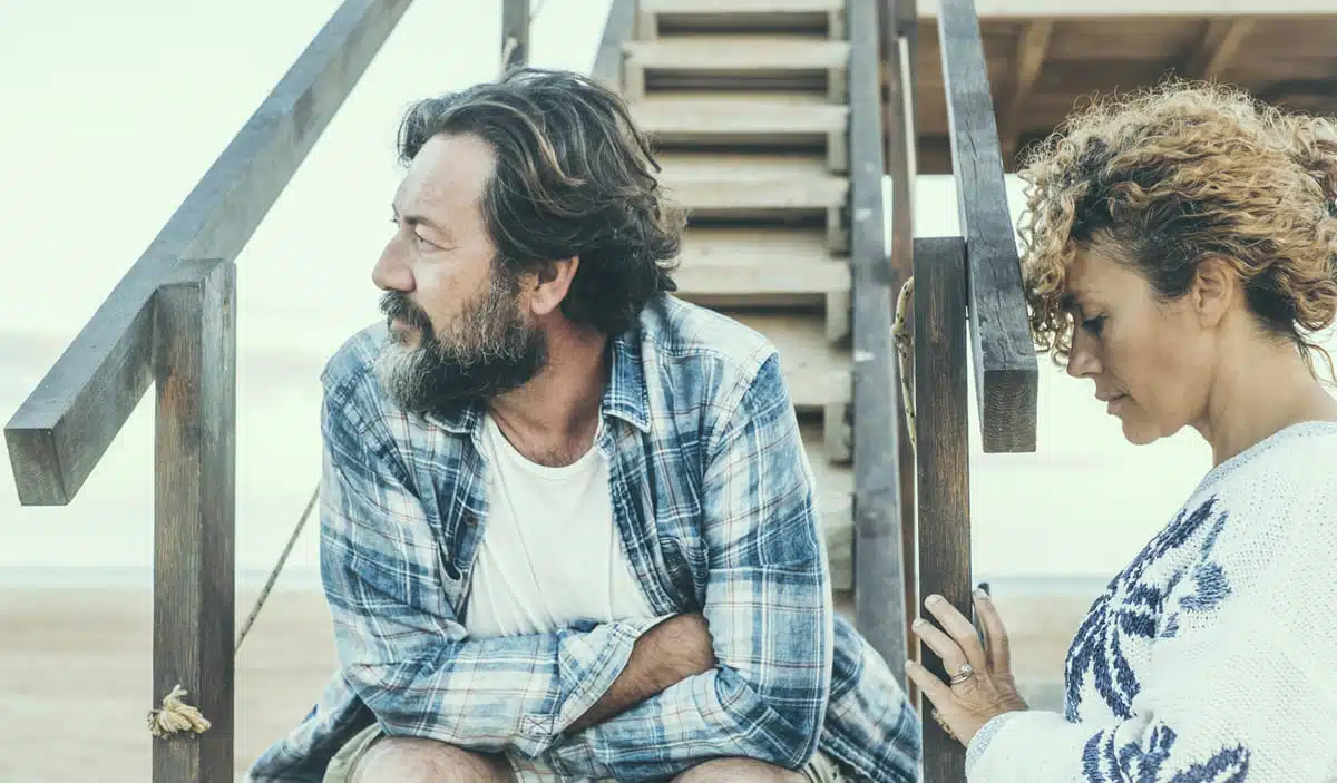 man disinterested in woman, argument