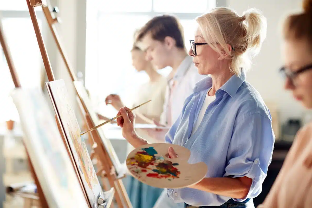 woman painting, new hobbies