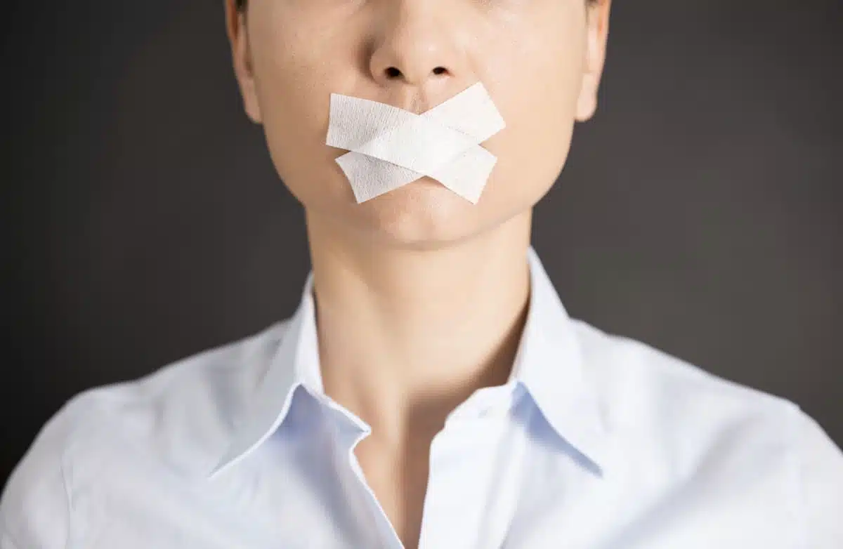 Mouth taping