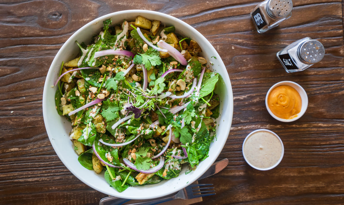 Quinoa Salad with Chickpeas and Avocado