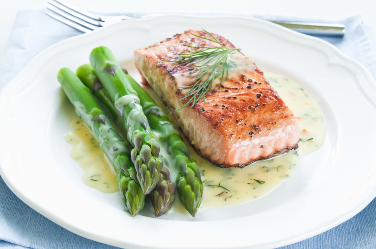 Salmon with Roasted Asparagus and Lemon-Dill Sauce