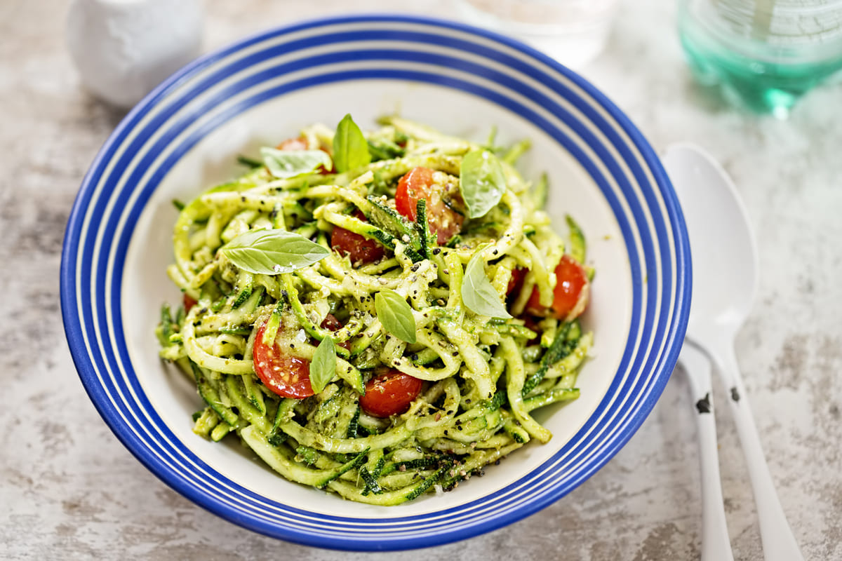 Zucchini Noodles with Pesto and Cherry Tomatoes