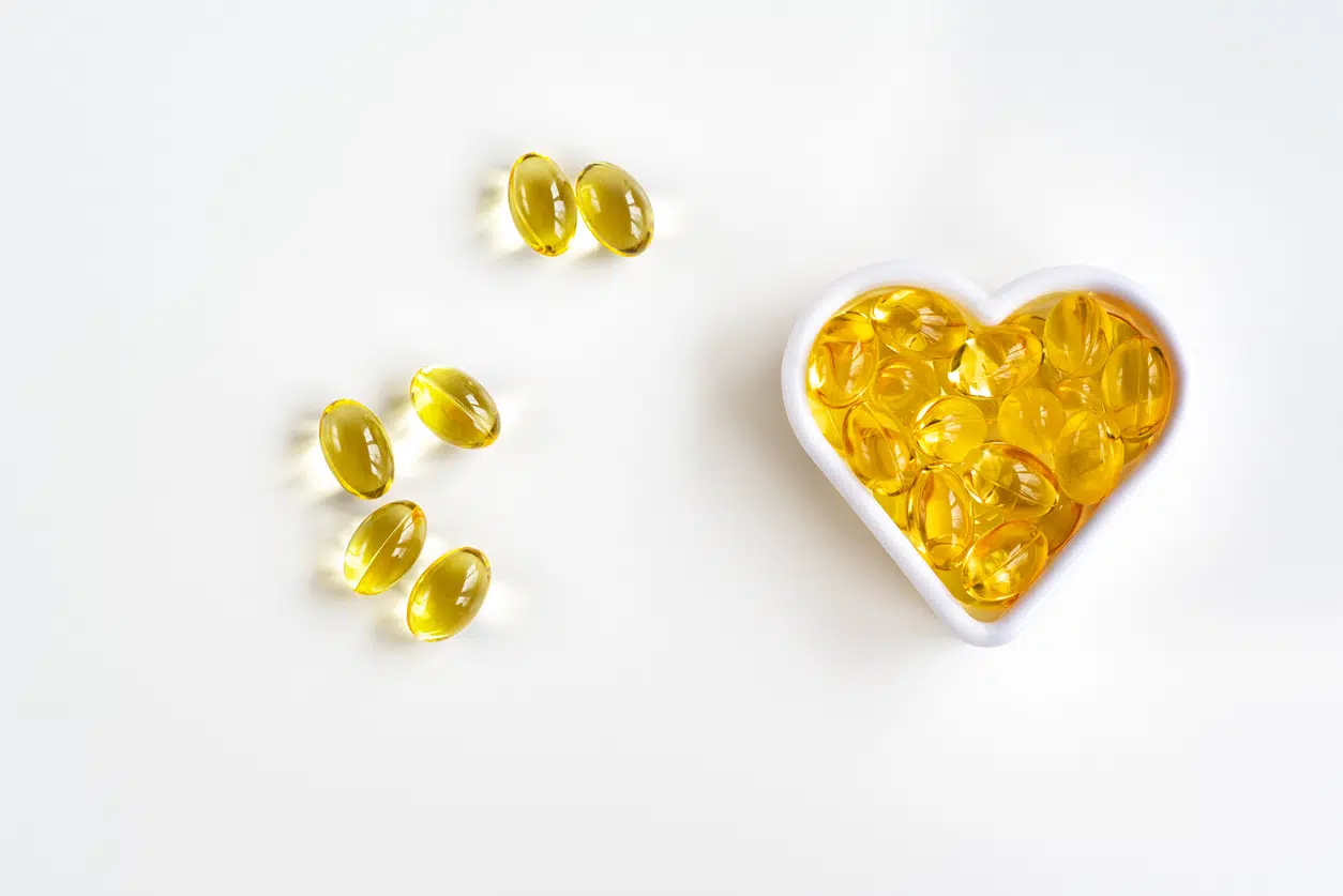 Omega-3 fish fat or cod liver oil capsules