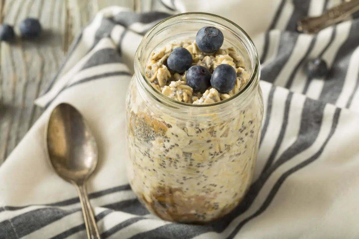 Overnight Oats with Berries