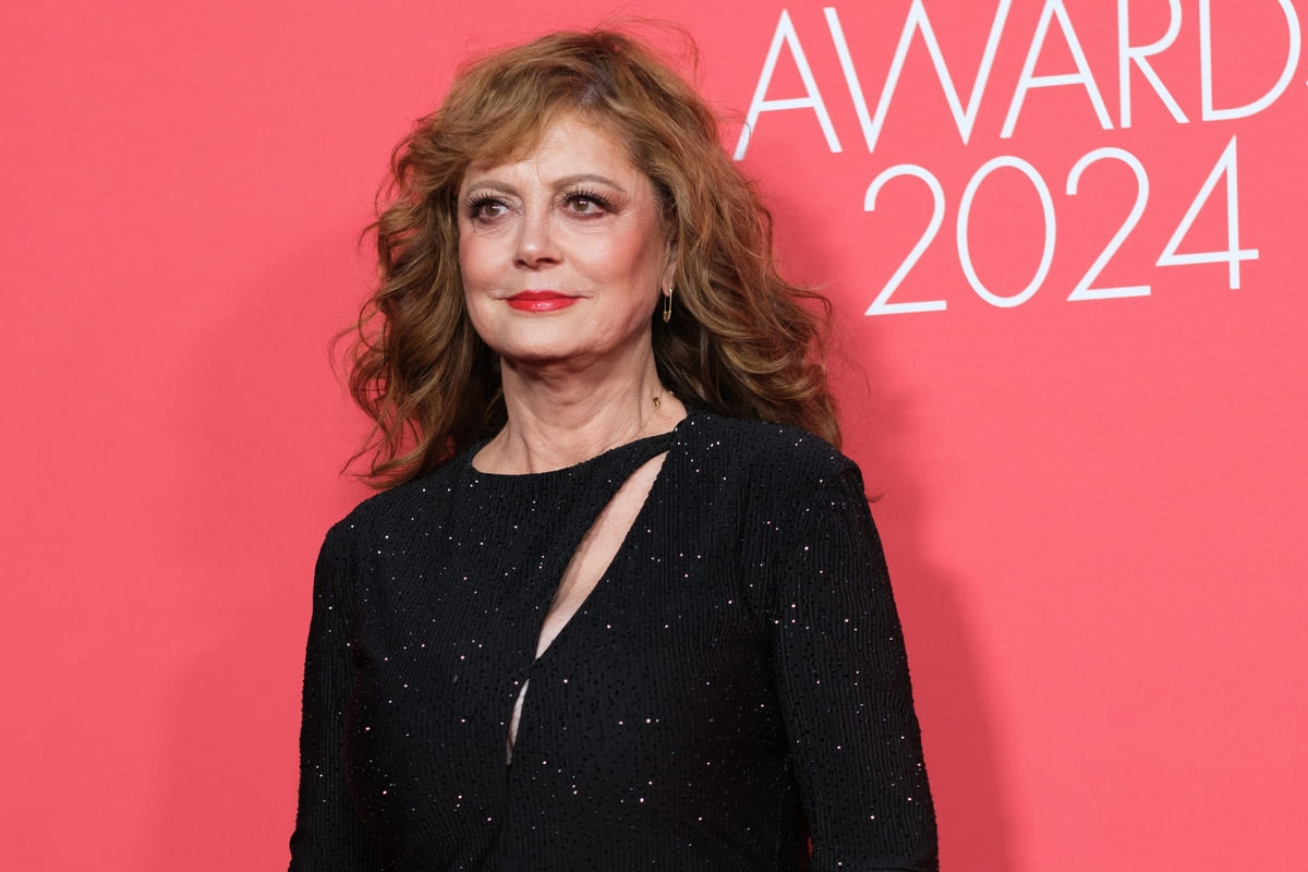 Susan Sarandon curly hair with sideswept bangs