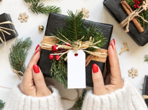 women's gift guide; gifts for her; holiday gift giving