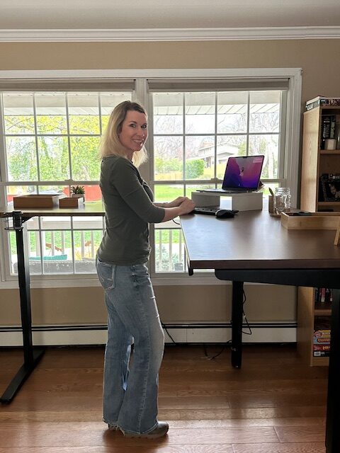 UPLIFT Desk Standing