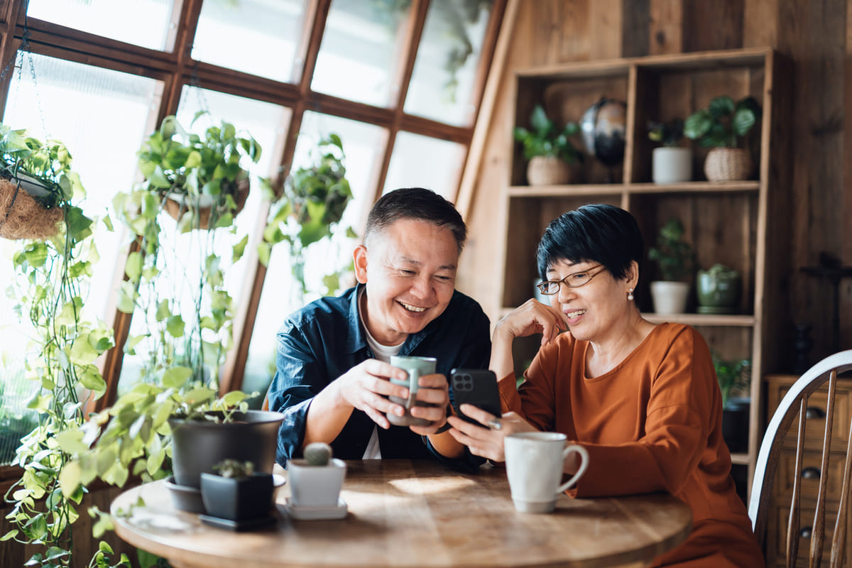 Couple meeting in coffee shop
