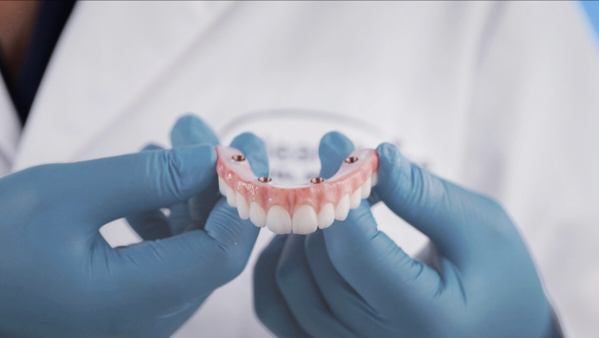 Endura Elite in hand2