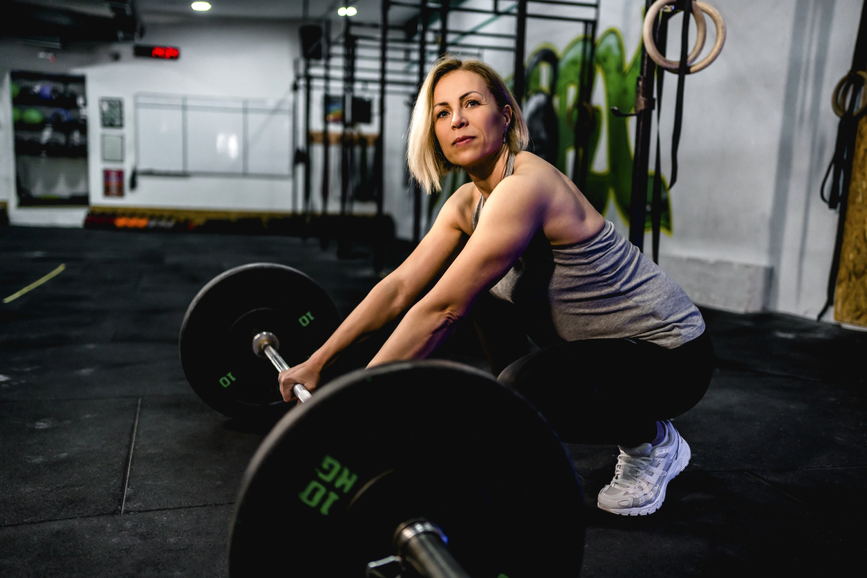 woman lifting weights