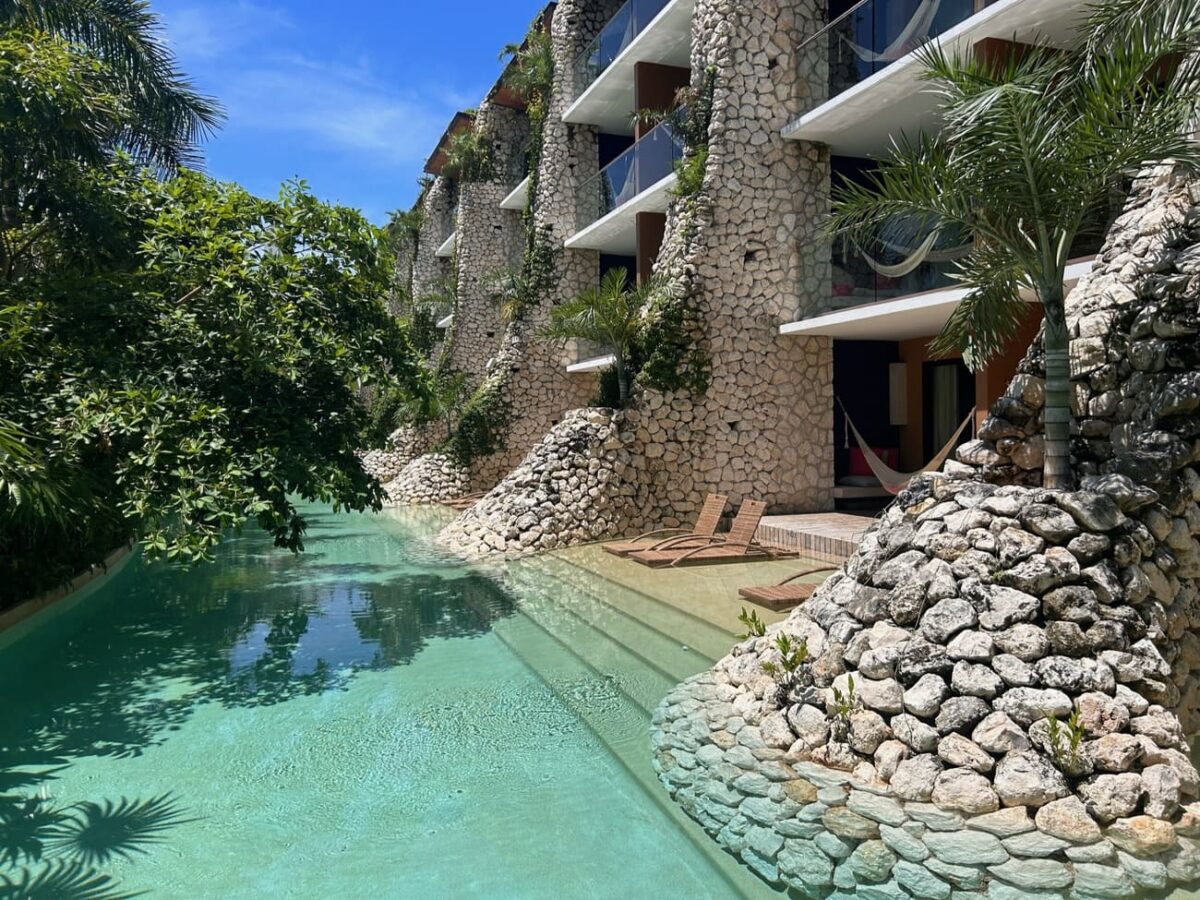 Swim up rooms at Xcaret Arte